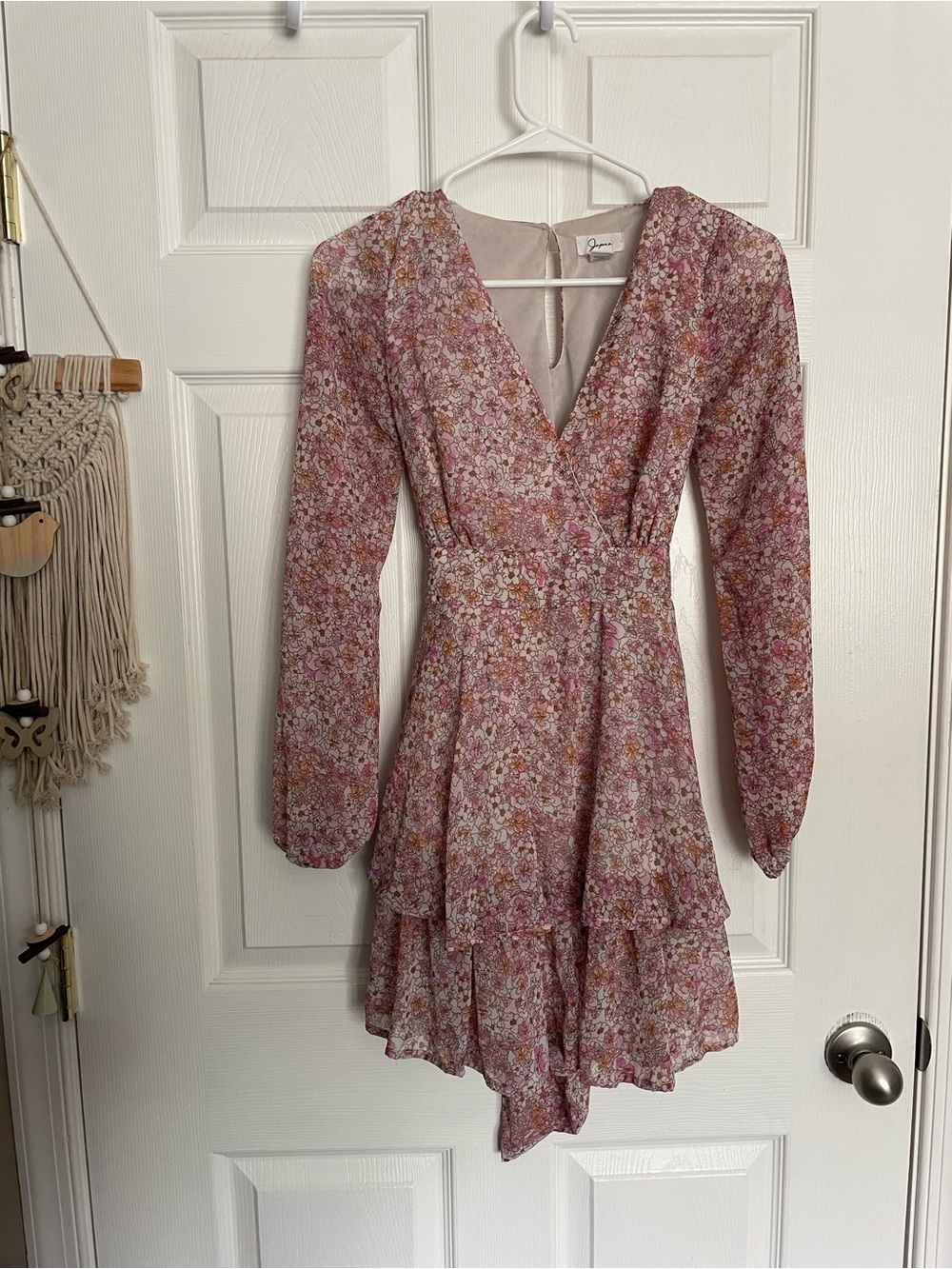 Japna Women’s XS Pink Floral V-Neck Long Sleeve Tiered Mini Dress